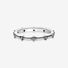 Load image into Gallery viewer, Flower Petals Band Ring