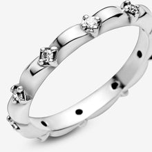 Load image into Gallery viewer, Flower Petals Band Ring