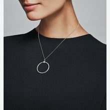Load image into Gallery viewer, Pandora Moments Medium O Pendant
