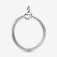 Load image into Gallery viewer, Pandora Moments Medium O Pendant