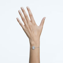 Load image into Gallery viewer, Signum bracelet Swan, White, Rhodium plated